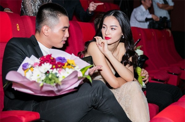 lo mac ho bao, ho ngoc ha, ha vi lung tung lo che tren chan duoi - 7