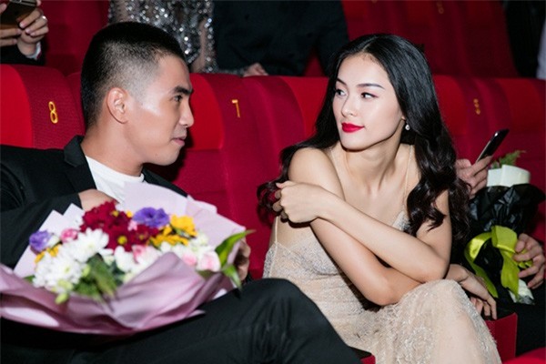 lo mac ho bao, ho ngoc ha, ha vi lung tung lo che tren chan duoi - 8