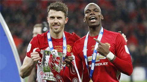 Mourinho phải trao vai trò thủ lĩnh cho Pogba