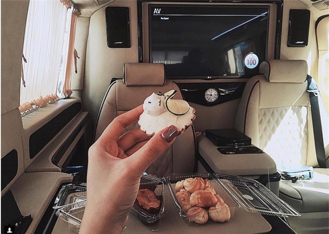 cuoc song xa xi, sam sanh hang hieu cua gioi tre nha giau viet len bao my - 18