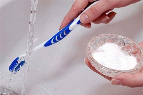 mach ban 2 cach lam trang rang bang baking soda ngay tai nha - 3