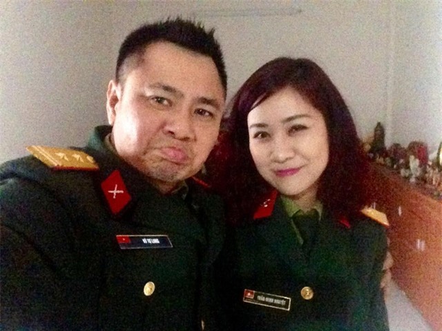 dang anh di tam bien, vo danh hai tu long duoc xuyt xoa khen xinh hinh anh 4