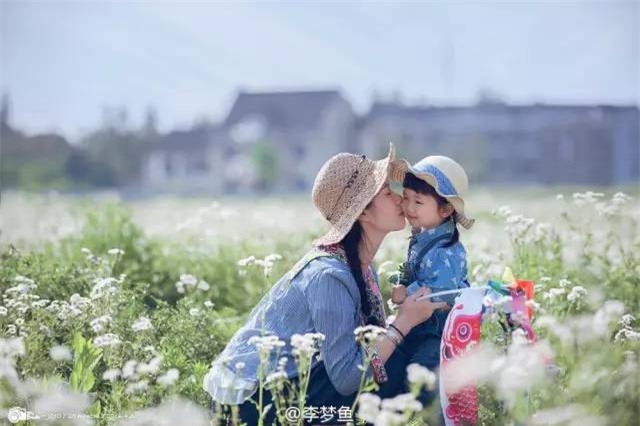 Bé gái 3 tuổi vụt sáng thành ngôi sao mạng xã hội sau khi bố khoe hàng trăm bức ảnh chụp con gái - Ảnh 9.