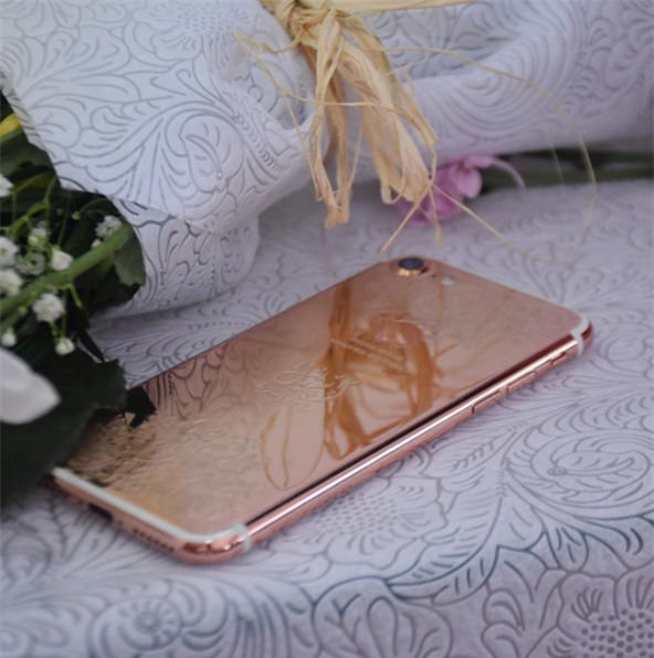 Tại thành phố xa hoa Dubai, iPhone cũng phải sang chảnh đến mức này mới chịu được - Ảnh 3.