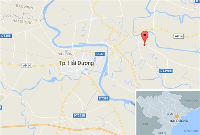 Xe Fortuner bi dot trui vi nghi vao lang bat coc tre em hinh anh 2