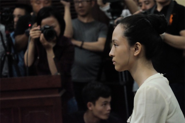 Mẹ hoa hậu Phương Nga cho biết con gái mắc bệnh viêm phổi, sức khỏe ngày càng xuống dốc - Ảnh 1.