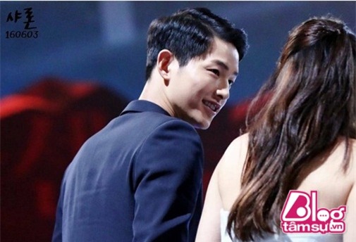 song-joong-ki-song-hye-kyo-blogtamsuvn4