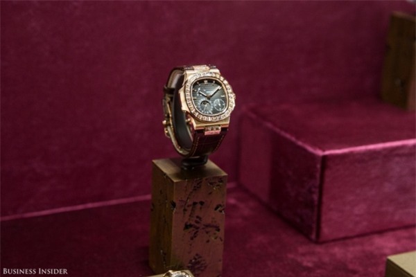 Bao tang trung bay dong ho Thuy Si nha giau nop ho so moi duoc mua hinh anh 1