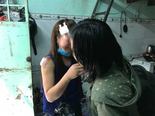 Ân hận muộn màng của người vợ chụp ảnh nóng cùng nhân tình - Ảnh 1.