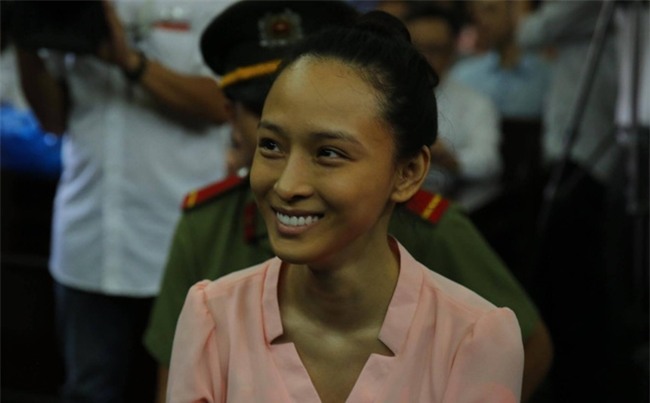 Sự thật về thông tin Phương Nga bị bệnh nặng phải nằm viện