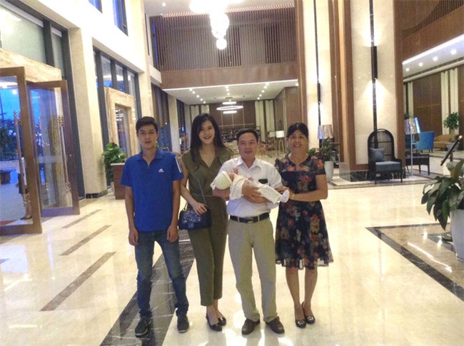 Câu chuyện con gái ẵm cháu về thăm nhà, nửa đêm kêu đói bố liền đúc từng muỗng xôi gây xúc động cộng đồng mạng - Ảnh 7.