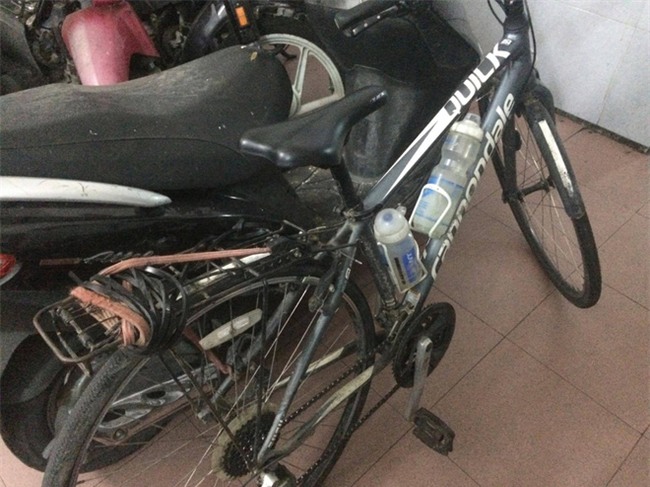 Bắt đối tượng trộm xe đạp từng xuyên Việt của cô gái nước ngoài ở TP.HCM - Ảnh 1.