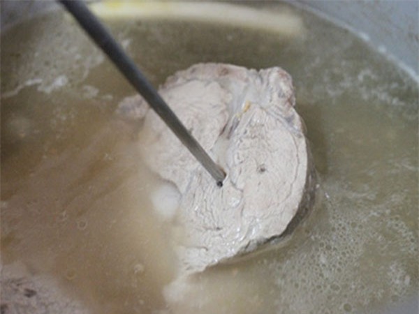 6 thoi quen che bien thit lon 99% ba noi tro viet dang “am tham” gay hai ca nha - 3