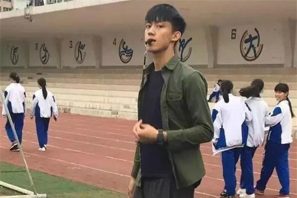 7 giao vien 'nha nguoi ta' khien hoc sinh khong muon tron tiet hinh anh 7