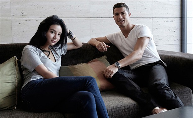 Ronaldo ghé bệnh viện thăm ái nữ nhà tỷ phú Singapore mới sinh con - Ảnh 4.