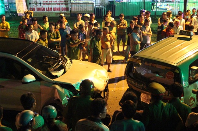 Hien truong vu 13 xe dam lien hoan o Sai Gon hinh anh 1