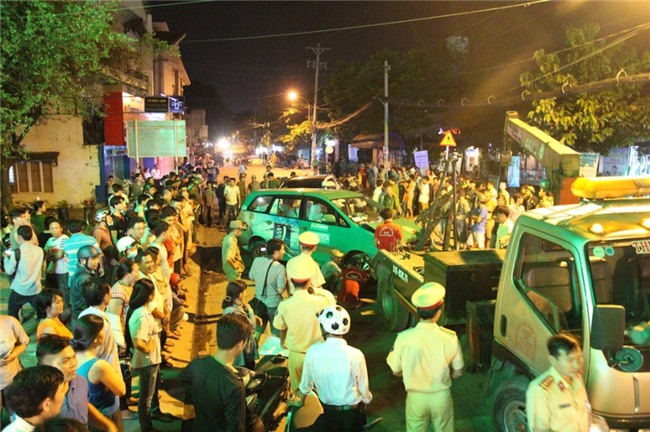 Hien truong vu 13 xe dam lien hoan o Sai Gon hinh anh 2