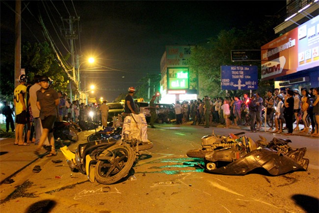 dien bien kinh hoang vu xe dien dam lien hoan qua loi ke nhan chung hinh anh 1