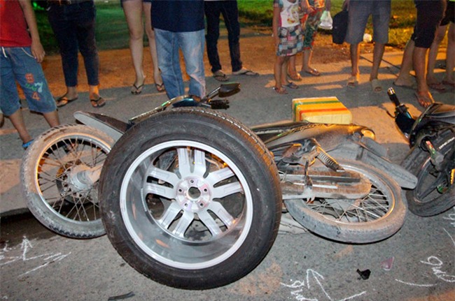 dien bien kinh hoang vu xe dien dam lien hoan qua loi ke nhan chung hinh anh 3