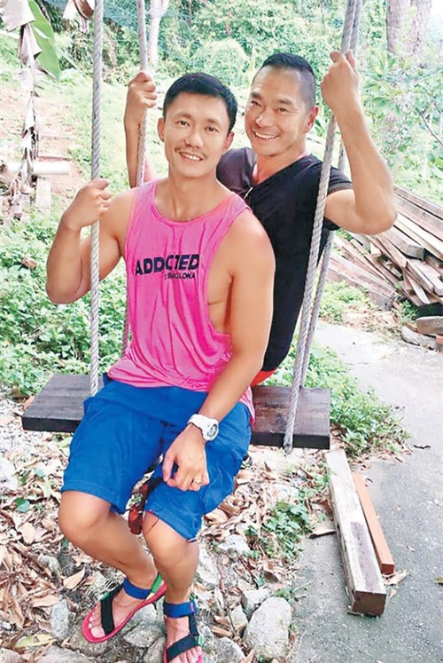 Chuyện tình đẹp như phim Hàn: MC đồng tính Hồng Kông từ bỏ gia sản triệu đô để kết hôn với bác sĩ cứu chữa bệnh ung thư giúp mình - Ảnh 1.
