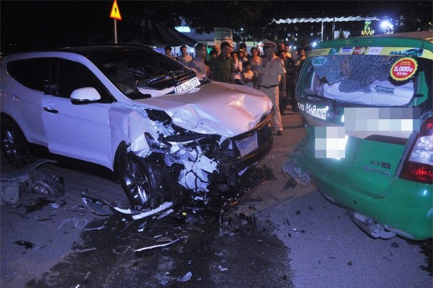 Vụ xe điên tông 12 phương tiện, khiến 2 người chết: Tài xế say xỉn chạy quá tốc độ - Ảnh 1.