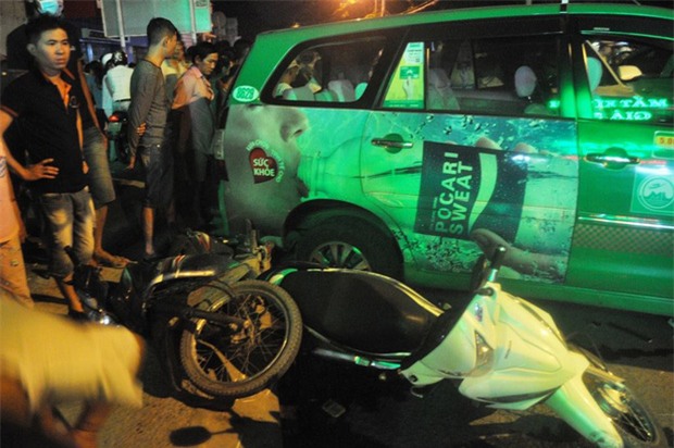 Vụ xe điên tông 12 phương tiện, khiến 2 người chết: Tài xế say xỉn chạy quá tốc độ - Ảnh 2.