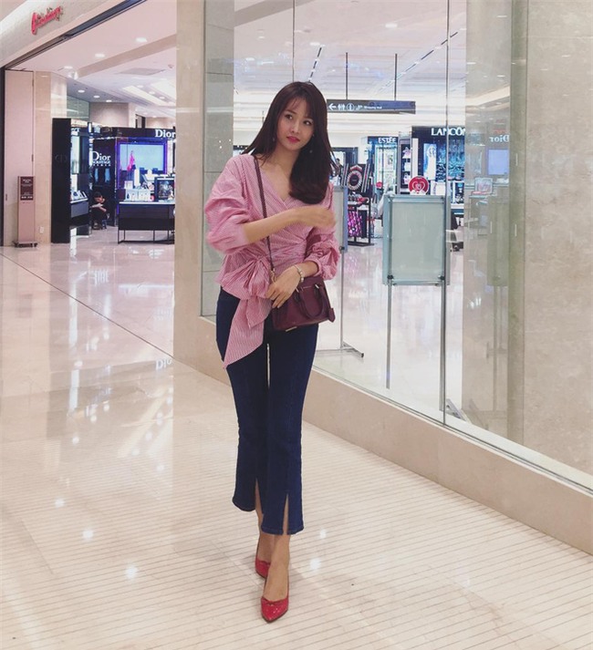 Sơmi đúng mốt nhất bây giờ là cứ phải tay bồng, vắt chéo, buộc vạt - Ảnh 4.