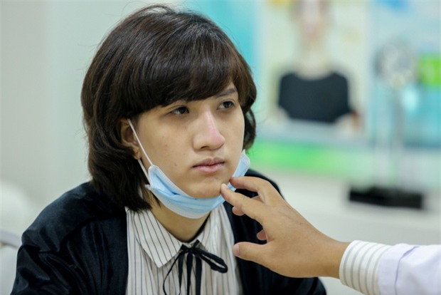 Hé lộ hình ảnh Hồng Xuân đi chỉnh sửa lại mũi do Nguyễn Hợp ném đồ vào gây thương tích - Ảnh 4.