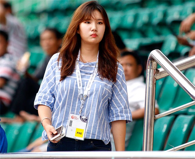 Nữ phóng viên xinh đẹp Hàn Quốc &#34;phải lòng&#34; Công Phượng - 3