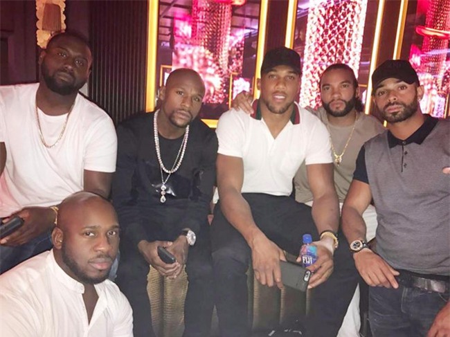 Sap thuong dai, Mayweather van co mat tai hop dem hinh anh 1