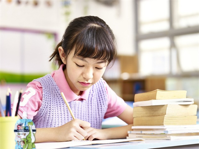 4 “điểm tựa” giúp bé… tập trung học - Ảnh 1.