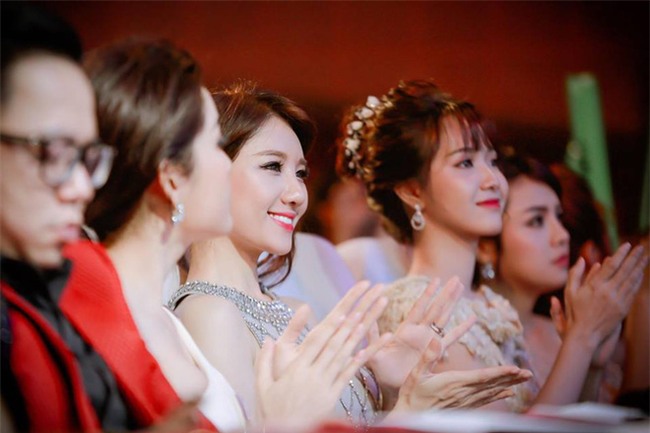 Hari Won xuất hiện khác lạ như thế này, liệu có phải là do thẩm mỹ? - Ảnh 2.