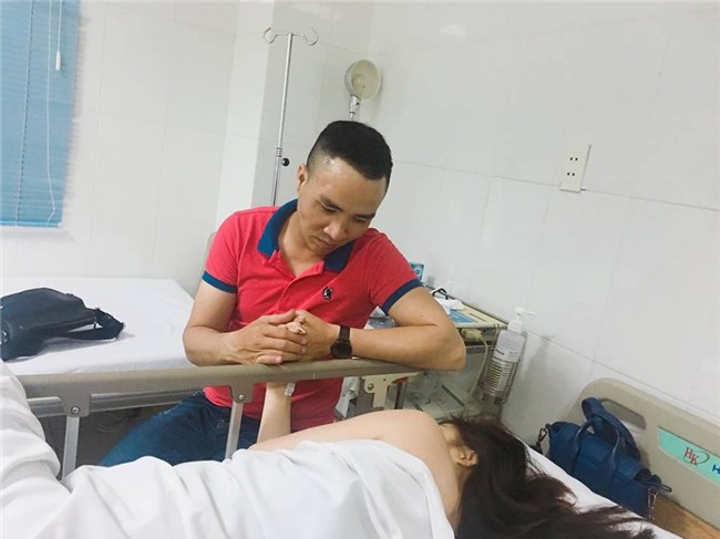 mc hoang linh bat ngo nhap vien, nam chat tay ban trai moi khong roi hinh anh 1