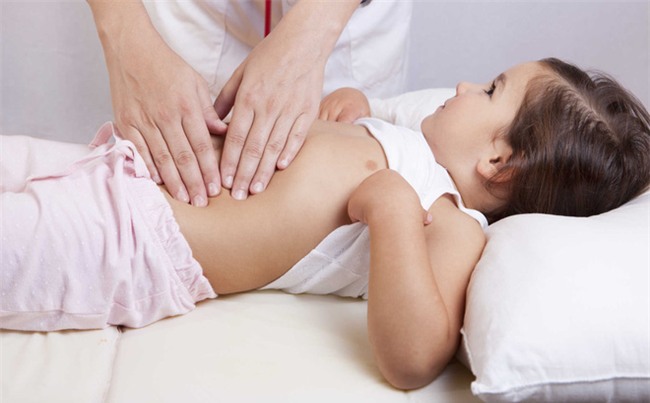 10 dấu hiệu trẻ bị tiêu chảy cấp phải nhập viện gấp mẹ nào nuôi con nhỏ cũng cần biết