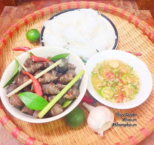 mat troi ca nha si sup dia oc luoc an kem bun cham dam da, dan da - 11