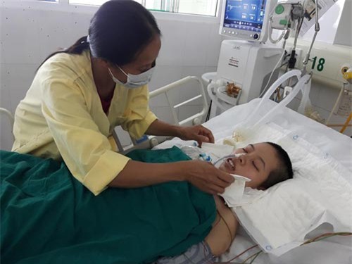 sau con sot cao, nu sinh 9x roi vao hon me 2 thang van chua tinh - 2