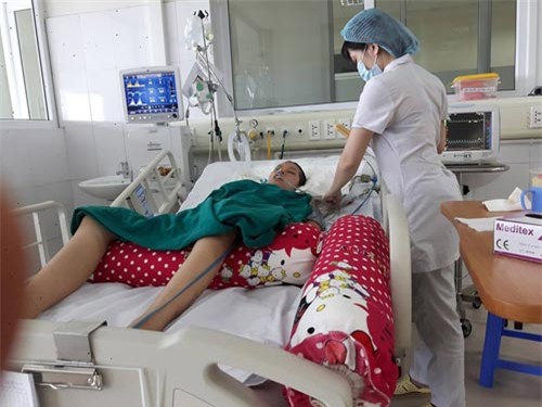 sau con sot cao, nu sinh 9x roi vao hon me 2 thang van chua tinh - 3