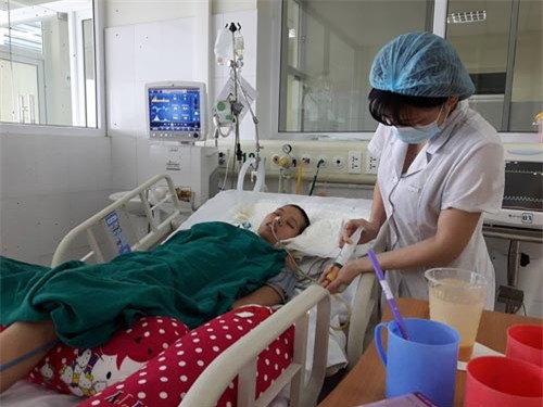 sau con sot cao, nu sinh 9x roi vao hon me 2 thang van chua tinh - 5