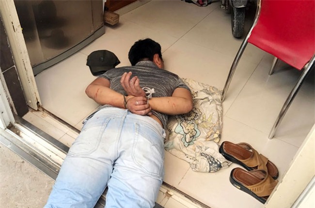 ca khu dan cu o sai gon chong tra nhom nguoi an “gan hum” hinh anh 1