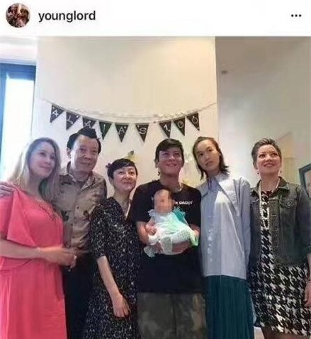 10 năm sau scandal ảnh nóng, Trần Quán Hy của hiện tại đã trở thành bố ngoan - Ảnh 4.