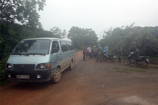 chuyen la: gia dinh tuyet giao voi the gioi ben ngoai gan 20 nam - 1