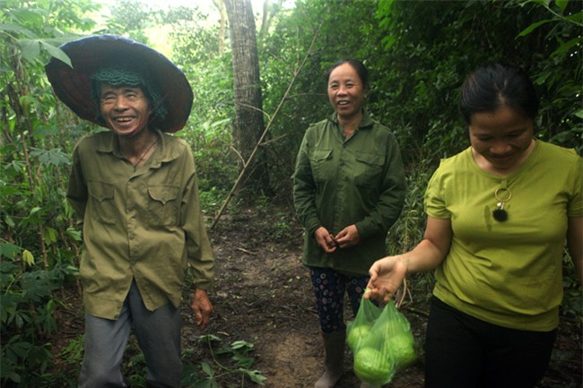 chuyen la: gia dinh tuyet giao voi the gioi ben ngoai gan 20 nam - 13