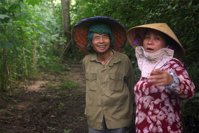 chuyen la: gia dinh tuyet giao voi the gioi ben ngoai gan 20 nam - 14