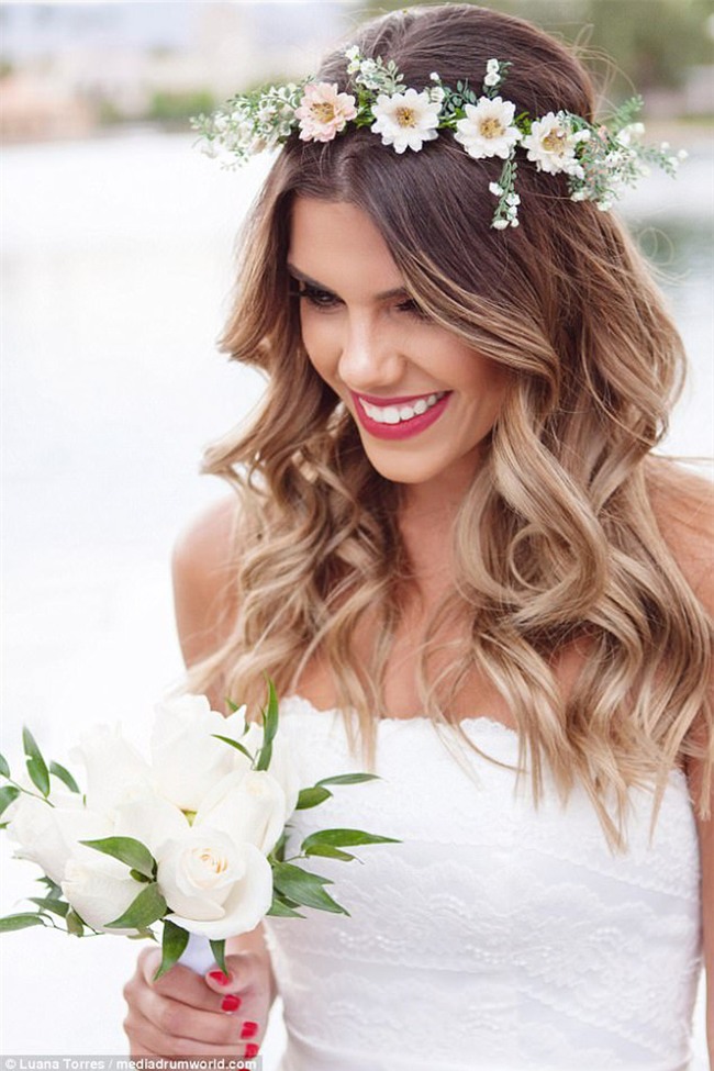 Nữ phi công nóng bỏng nhất thế giới, từ bỏ tấm bằng đại học kinh tế để chu du khắp thế giới - Ảnh 4.