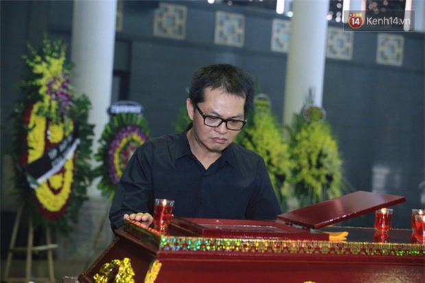 Bảo Thanh và nhiều sao Việt đau buồn đến viếng mẹ của nghệ sĩ Chí Trung - Ảnh 11.