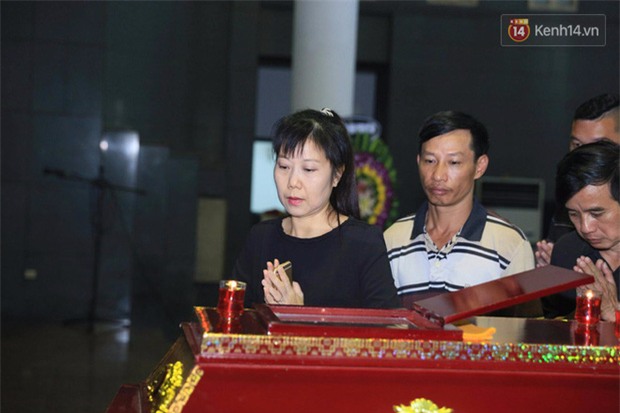 Bảo Thanh và nhiều sao Việt đau buồn đến viếng mẹ của nghệ sĩ Chí Trung - Ảnh 14.