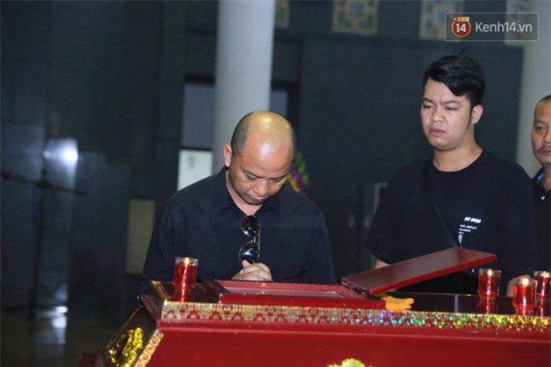 Bảo Thanh và nhiều sao Việt đau buồn đến viếng mẹ của nghệ sĩ Chí Trung - Ảnh 16.