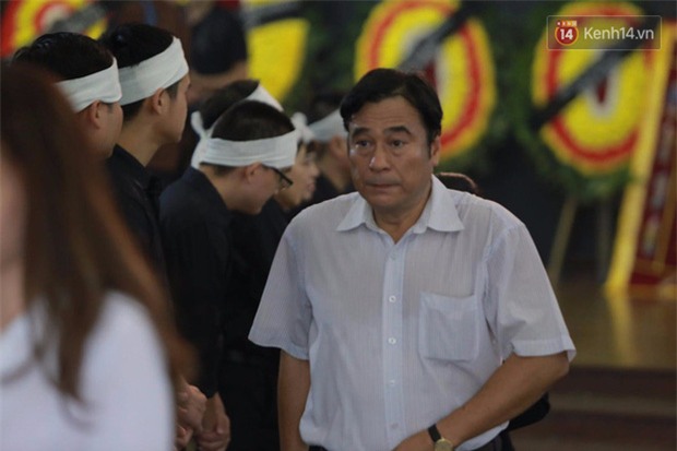 Bảo Thanh và nhiều sao Việt đau buồn đến viếng mẹ của nghệ sĩ Chí Trung - Ảnh 17.