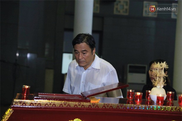 Bảo Thanh và nhiều sao Việt đau buồn đến viếng mẹ của nghệ sĩ Chí Trung - Ảnh 18.