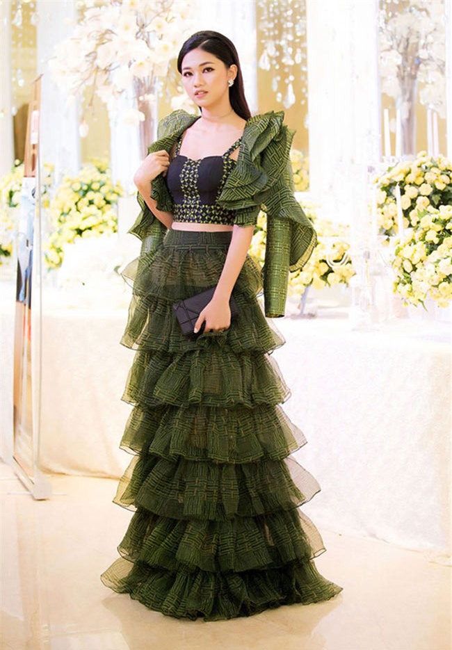 thoi trang sao viet xau tuan qua: truong ngoc anh bi che vi choi chang qua muc - 8